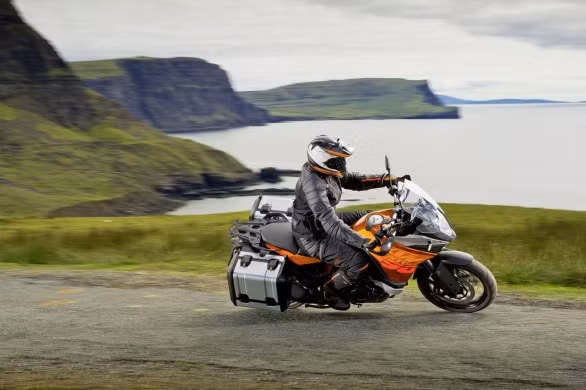 KTM được trang bị với bốn chế độ lái , off-road , mưa , đường phố và thể thao.