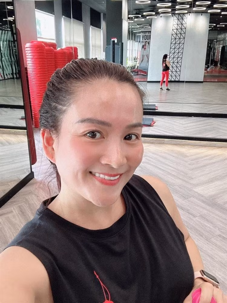 Binh Minh tut doc, vo doanh nhan sau 15 nam ket hon-Hinh-10