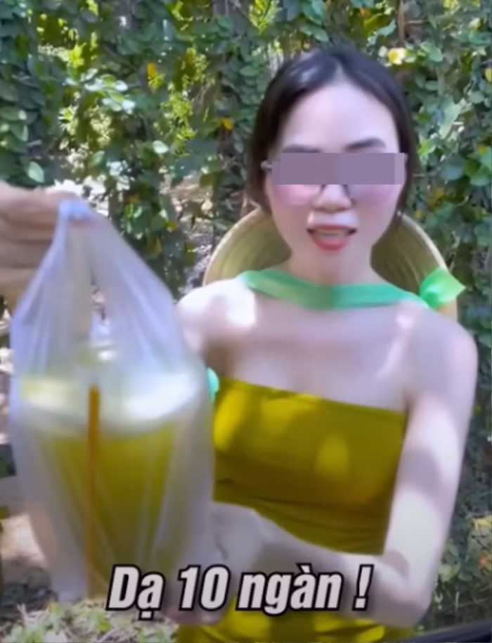 Nước mía 10k, nam khách hàng trả hẳn 520k khi thấy cô chủ quán Nuoc mia 10k, nam khach hang tra han 520k khi thay co chu quan