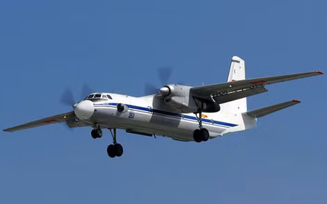 Máy bay An-26.
