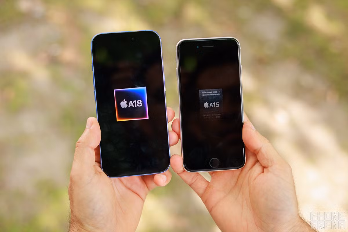 Về sức mạnh, bên trong máy sẽ trang bị chip A18, RAM 8GB, hỗ trợ Apple Intelligence, camera chính 48MP và trang bị chip sóng (modem) 5G nội bộ của Apple. Chính con chip A18 lý giải cho việc iPhone giá rẻ này có cái tên 16E, để cùng Series với ba mẫu iPhone 16 ra mắt vào cuối năm ngoái. Ảnh: Phone Arena.