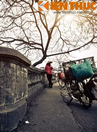 Đợi khách.