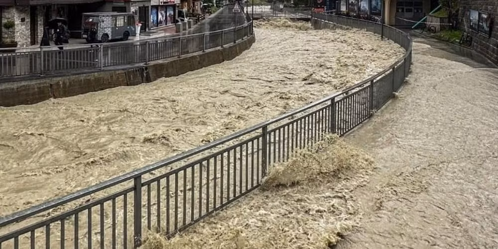 Lũ lụt nghiêm trọng ở Thụy Sĩ, nhiều người mất tích Lu lut nghiem trong o Thuy Si, nhieu nguoi mat tich