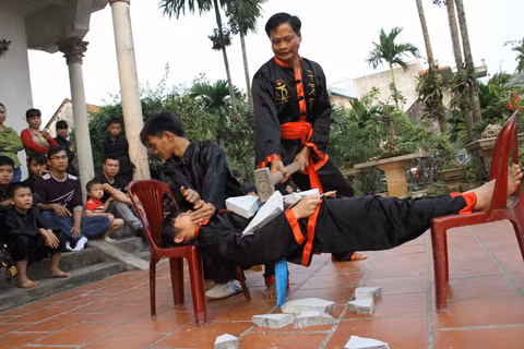 Sung sot be gai 10 tuoi co “than luc” o Ha Noi-Hinh-2