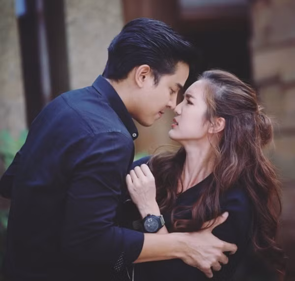 Dan ong tot truoc mat nguoi phu nu cua minh tuyet doi khong than phien