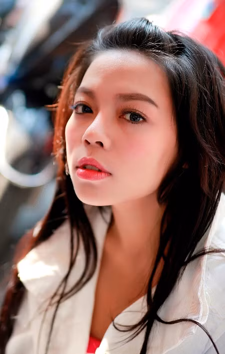 Ca sĩ Hà Linh