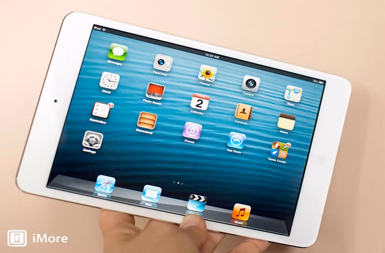  iPad mini sẽ có pin Trung Quốc. Theo một nguồn tin từ chuỗi cung ứng sản phẩm, Apple đã mời một nhà sản xuất pin Trung Quốc tham gia vào chuỗi cung ứng linh kiện cho iPad, bắt đầu từ quý 2 năm 2014. Tuy nhiên, đến giờ Apple vẫn chưa khẳng định thông tin trên.
