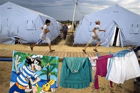 Một trại tị nạn của dân thường Ukraine gần Donetsk (Nguồn AP)