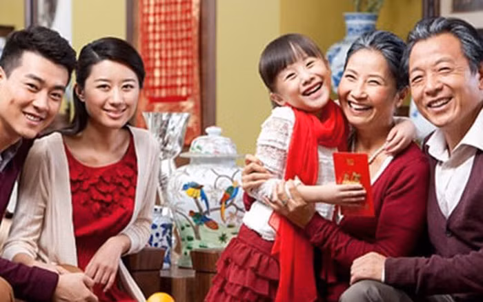 Ngoài ra, sự giàu có còn mang đến cho các gia đình nhiều cơ hội trải nghiệm cuộc sống, mở rộng tầm nhìn và nuôi dưỡng sự hiểu biết độc lập của trẻ về thế giới.