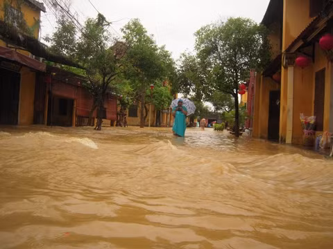 Hội An chìm trong biển nước.