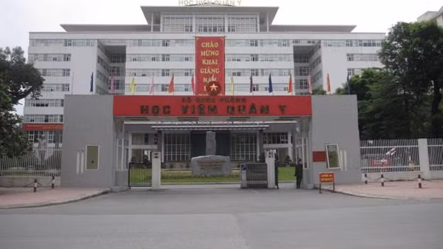 Việc bàn giao quy trình kỹ thuật khi không bảo đảm điều kiện trước khi chế tạo các bộ sinh phẩm; đồng ý để Công ty Việt Á toàn quyền sử dụng các sản phẩm để đăng ký lưu hành, được sử dụng logo của Học viện trên bao bì sản phẩm,... trái với Thuyết minh đề tài và Hợp đồng của Học viện Quân y với Bộ KH&amp;CN và với Công ty Việt Á. Sản phẩm không đủ điều kiện, không đủ cơ sở khoa học và thực tiễn, song Học viện Quân y đã có văn bản đề nghị Bộ KH&amp;CN đánh giá, nghiệm thu giai đoạn 1.