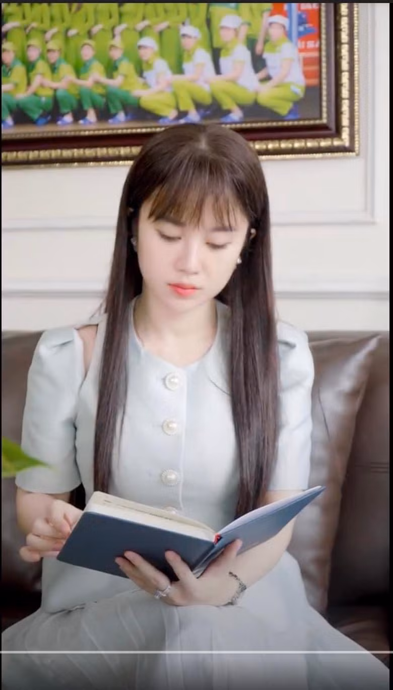 Nữ CEO dân tộc Mường đẹp như Hoa hậu làm dân mạng chao đảo ảnh 5 Nữ CEO dân tộc Mường đẹp như Hoa hậu làm dân mạng chao đảo ảnh 5