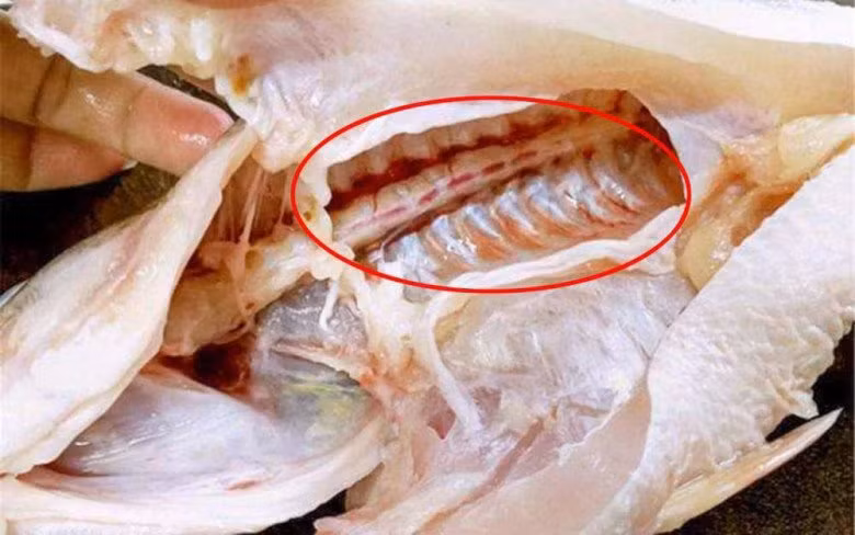 Khử mùi tanh của cá chỉ cần thêm 1 động tác này khi sơ chế - Hình 3 Khu mui tanh cua ca chi can them 1 dong tac nay khi so che-Hinh-3