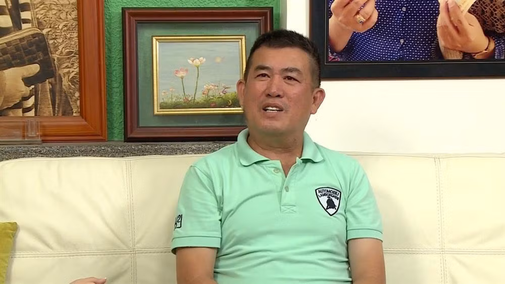 Nhat Cuong: Hon nhan 'ky la' 20 nam khong cuoi, U60 song nho YouTube