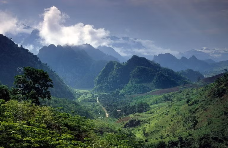 Cảnh núi non trùng điệp ở Lai Châu.