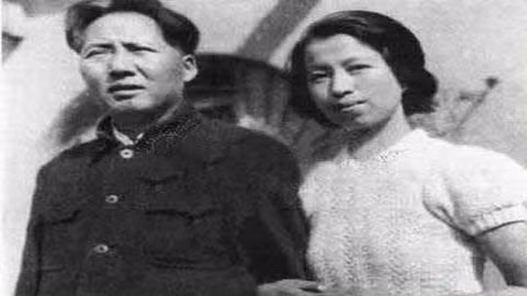 7. Giang Thanh là người vợ cuối cùng trong đời Mao Trạch Đông, từng là một nữ diễn viên nổi tiếng ở Trung Quốc. Sau đó, Giang Thanh tham gia vào lực lượng du kích ở Diên An.
