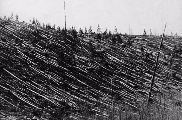 3. Sự kiện Tunguska xảy ra ở Siberia, Nga hồi tháng 6/1908. Khi đó, một vật thể chưa xác định nổ tung trên bầu trời đã tạo ra xung động còn mạnh hơn cả bom nguyên tử Mỹ thả xuống thành phố Hiroshima, Nhật Bản năm 1945.