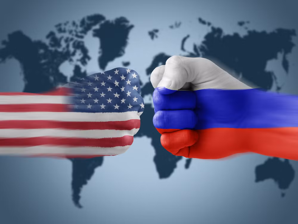 Ông Tocqueville cũng tiên tri rằng, điểm xuất phát của người Nga và người Mỹ - Anh khác nhau và con đường của họ khác nhau. Tuy nhiên, mỗi nước dường như đều bị một số ham muốn bí mật thúc giục và một ngày nào đó các nước này sẽ nắm giữ trong tay số phận của một nửa thế giới". Ông đã viết điều đó trong cuốn "Dân chủ ở Mỹ" xuất bản năm 1840.