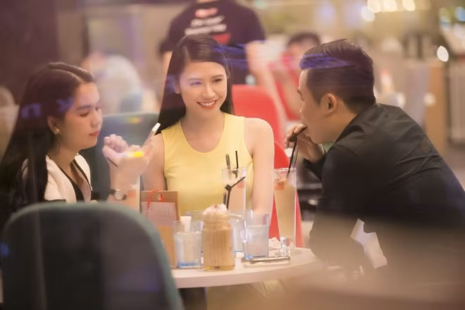 Từ ngày gia nhập công ty người mẫu Venus, Tường Vy được chú ý nhiều hơn. Cô sở hữu gương mặt thuần Việt và lợi thế chiều cao, số đo nóng bỏng không thua kém nhiều đàn chị.