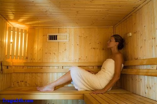 Xông hơi. Khi cơ thể tiết mồ hôi, các độc tố cũng theo đó bị đẩy ra ngoài, do đó việc tiết mồ hôi là một trong những cách thải độc tố hiệu quả nhất. Từ lâu, việc xông hơi để đào thải độc tố đã được áp dụng tại nhiều nước trên thế giới và đem lại nhiều kết quả đáng kinh ngạc.