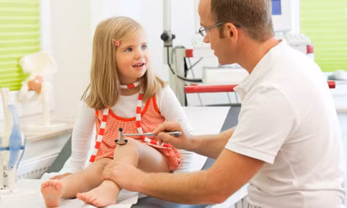 Đồ ngọt gây loãng cương. Bác sĩ chuyên khoa cho rằng, khi bỗng dưng thèm đồ ngọt, có nghĩa là bạn đang có nguy cơ bị loãng xương. Vì trong quá trình chuyển hóa và phân giải đường, ngoài vitamin B1, cơ thể còn tăng nhu cầu về các khoáng chất thiết yếu như: kẽm, magie, natri… trong đó nhiều nhất là nhu cầu về canxi. Do vậy, nếu ăn quá nhiều đồ ăn có chứa đường, phụ nữ sẽ rất dễ bị các vấn đề về xương, đặc biệt là bệnh loãng xương.