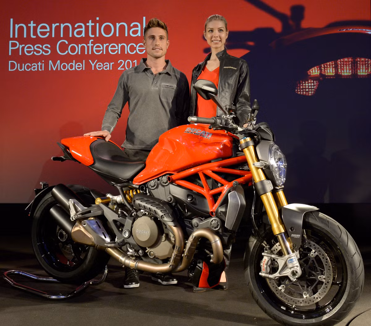 Giá bán của Ducati Monster 1200 tại thị trường Mỹ là 13.495 USD.