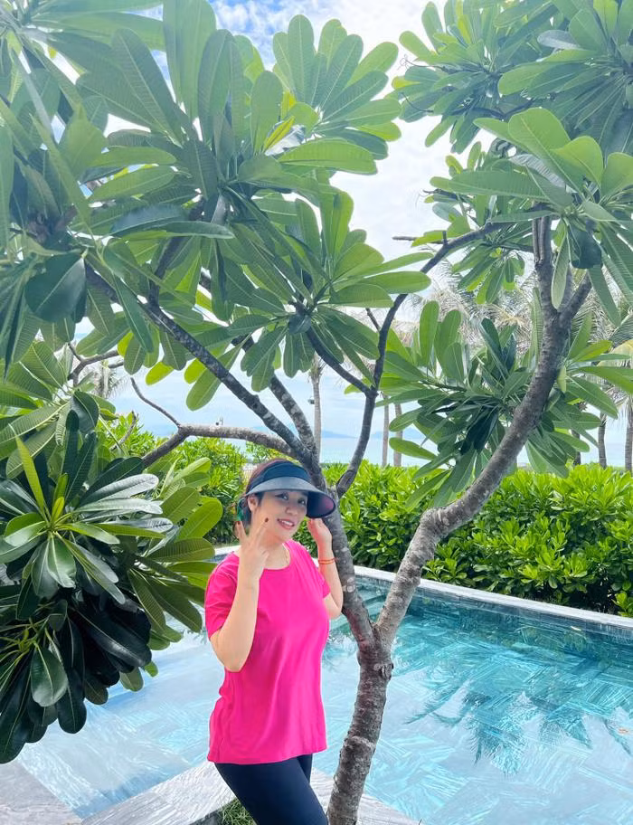 Bi noi song gia tao, ba xa nghe si Tu Long co phan ung ra sao?