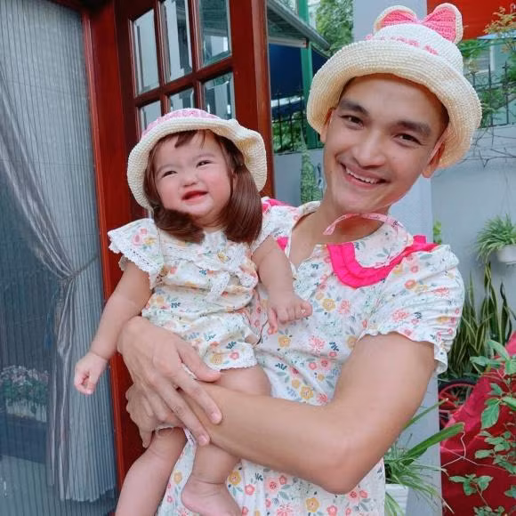 Những ông bố nghiện con của showbiz Việt - Hình 6 Nhung ong bo nghien con cua showbiz Viet-Hinh-6