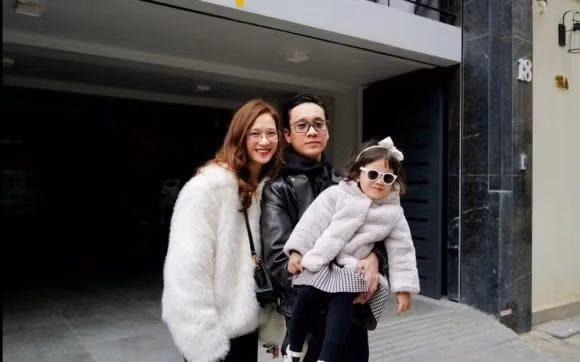Những ông bố nghiện con của showbiz Việt - Hình 10 Nhung ong bo nghien con cua showbiz Viet-Hinh-10