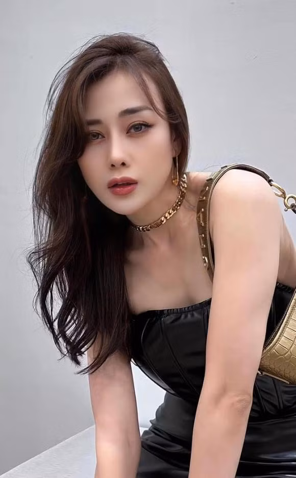 Phương Oanh tiết lộ 3 quy tắc khi yêu Shark Bình ảnh 3 Phương Oanh tiết lộ 3 quy tắc khi yêu Shark Bình ảnh 3