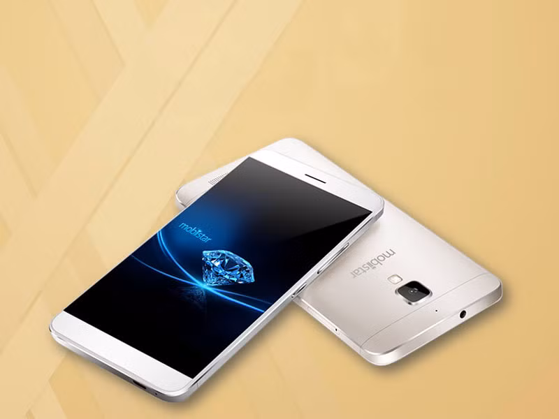 Mobiistar Prime X Grand (4,49 triệu đồng). Prime X Grand có thiết kế kim loại nguyên khối với các góc cạnh bo cong, độ dày của nó là 8,7mm, cân nặng 167g. Để phù hợp với xu thế hiện nay, Mobiistar cũng trang bị cho Prime X Grand khả năng kết nối mạng 4G LTE. Prime X Grand sử dụng màn hình IPS kích thước 5,5 inch, độ phân giải Full HD, được bảo vệ bằng kính cường lực Asahi Dragontrail Glass. Viên pin dung lượng 3.200 mAh. Bộ đôi camera 13 MP và 5 MP. Vi xử lý MediaTek MT6753 lõi 8, xung nhịp 1,3 GHz, GPU Mali-T720MP3. Dung lượng RAM 3 GB, bộ nhớ trong 16 GB.