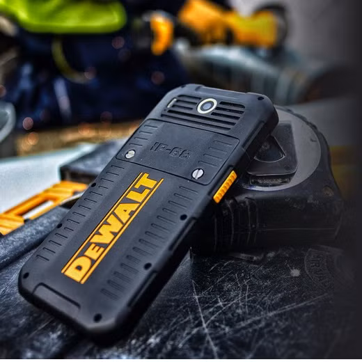 Mặc dù chưa được bày bán trên thị trường nhưng DeWalt MD501 đã thu hút được rất nhiều sự chú ý từ cộng đồng mạng. Bạn nghĩ sao về chiếc smartphone này?