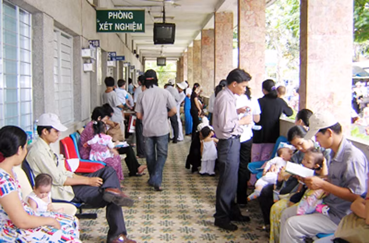 Đáng chú ý là, không chỉ riêng các trạm xăng mới mang lại những rủi ro về sức khỏe, con người cũng chịu sự đe dọa từ việc sống gần bệnh viện, trung tâm y tế và viện dưỡng lão. Tốt nhất bạn nên tránh xa ít nhất 100m để đảm bảo an toàn cho mình và các thành viên trong gia đình.