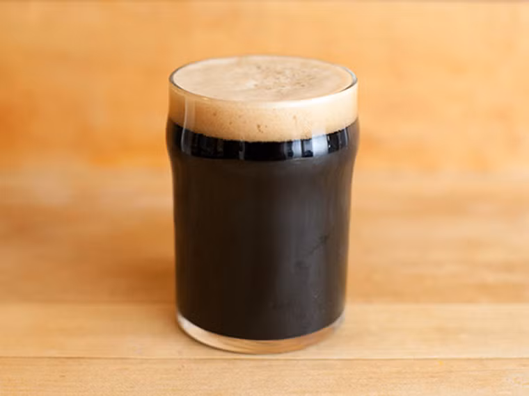 Bên cạnh việc sử dụng bia Pilsner, bạn có thể dùng các loại bia không cồn hoặc bia đen cũng mang lại tác dụng tốt khi nướng thịt ở nhiệt độ cao. So với các loại khác, bia đen tỏ ra hiệu quả hơn cả. Nó làm giảm tám lần lượng PAHs được hình thành.
