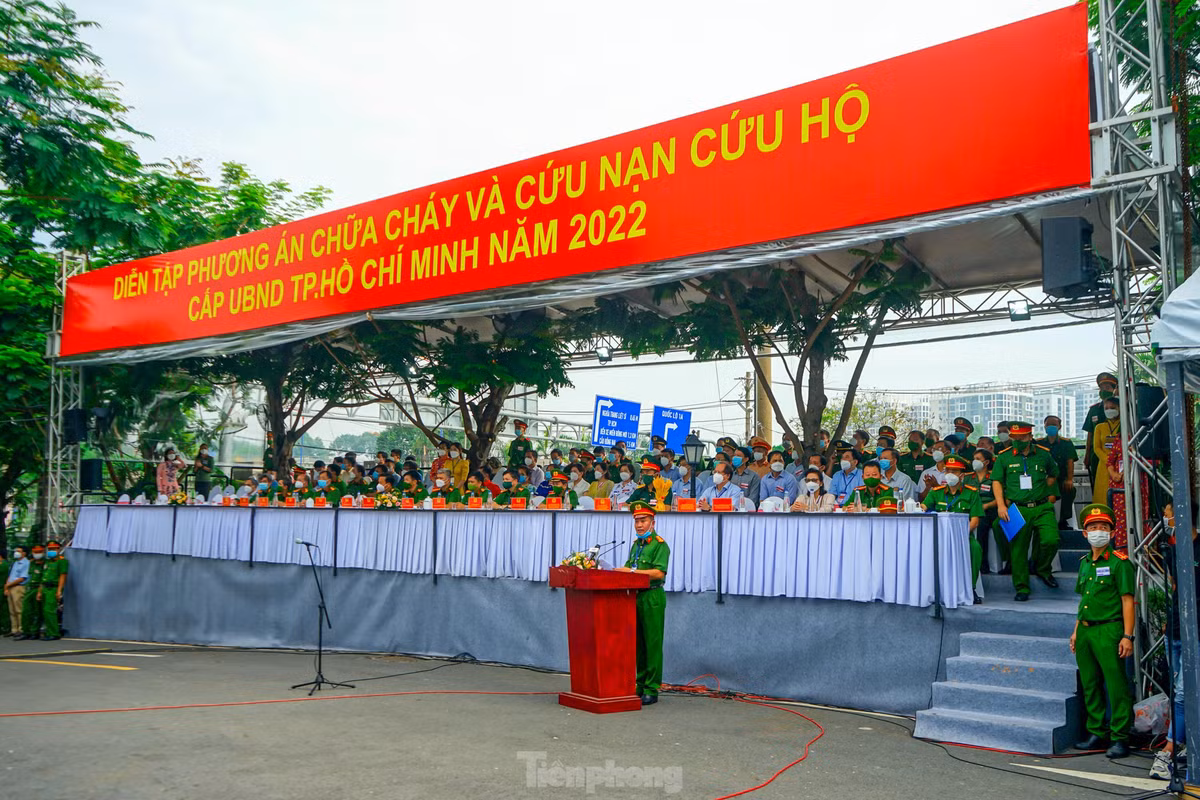 Hon 1.000 nguoi tham gia dien tap chua chay tai benh vien