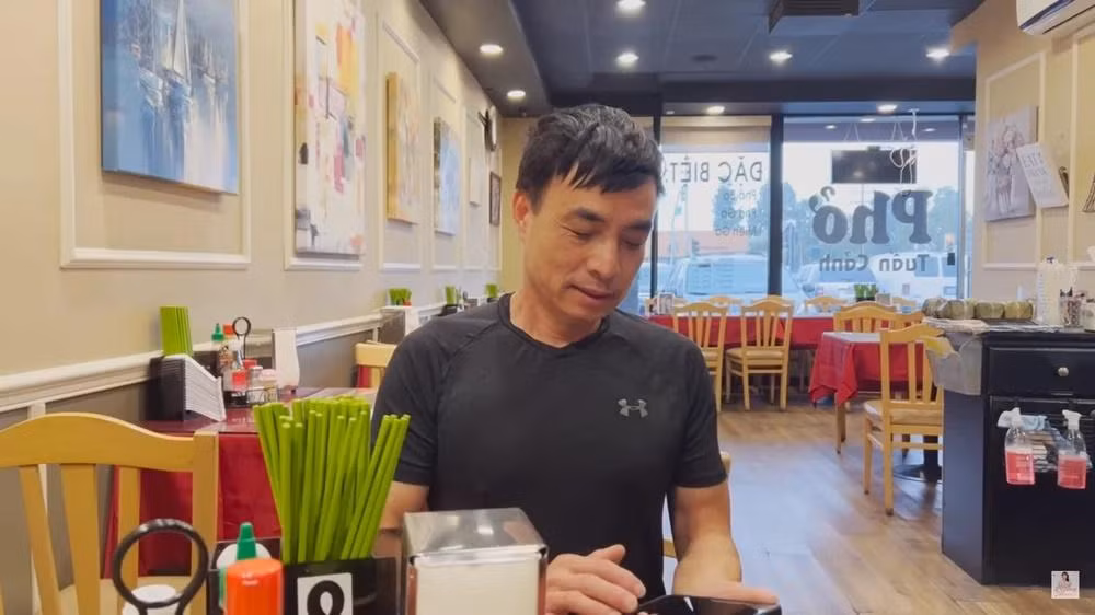 Cuoc song kin tieng cua em trai be Xuan Mai tren dat My