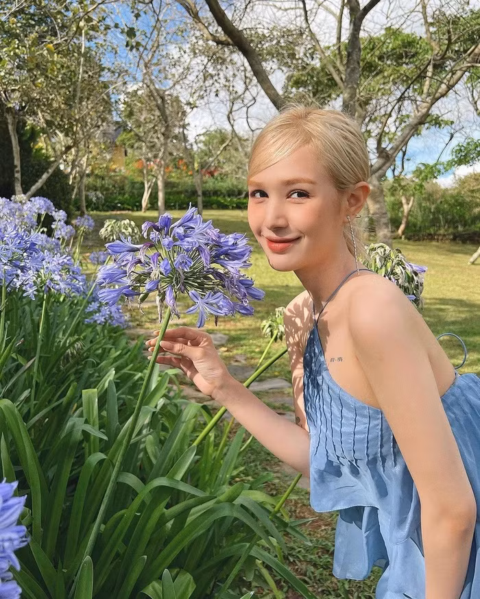 Nàng dâu nhà hào môn Xoài Non bất ngờ được ví von với Rosé (Blackpink) Nang dau nha hao mon Xoai Non bat ngo duoc vi von voi Rose (Blackpink)