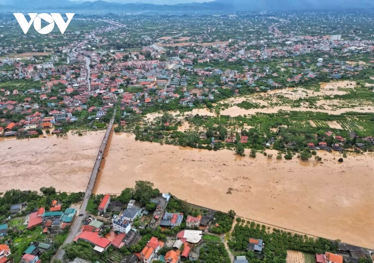 Trên địa bàn huyện Lục Ngạn có một người dân (chưa xác định rõ danh tính) đi từ xã Tân Hoa sang Biển Động bị nước cuốn trôi. Hiện lực lượng cứu nạn, cứu hộ đang xác minh, tìm kiếm.