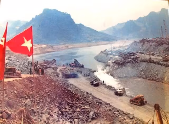Đập thủy điện nào của Việt Nam chịu được 4 quả bom nguyên tử? - Hình 3 Dap thuy dien nao cua Viet Nam chiu duoc 4 qua bom nguyen tu?-Hinh-3