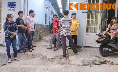 Nhiều người trong dãy nhà trọ bàng hoàng trước cái chết của anh Cường.