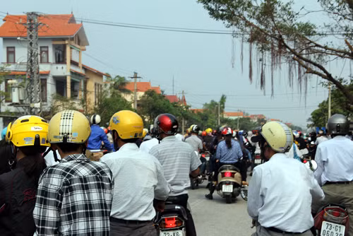 Giao thông chưa bao giờ xảy ra ách tắc nhưng ngày đón Đại tướng, đồng bào khắp cả nước về đây rất đông.