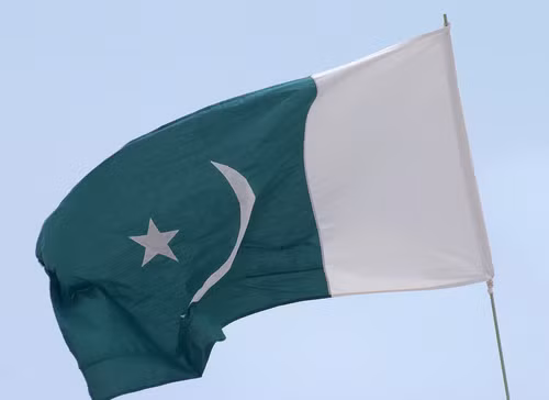  2. Peshawar, Pakistan: Peshawar là một nơi nguy hiểm khác trên thế giới. Với các bộ tộc tranh giành quyền lực, thành phố này không còn an toàn, đặc biệt với những người nước ngoài. Các địa điểm du lịch tại Peshawar là mục tiêu của các vụ đánh bom tự sát, khiến thành phố là một trong những nơi nguy hiểm nhất thế giới đối với khác du lịch.