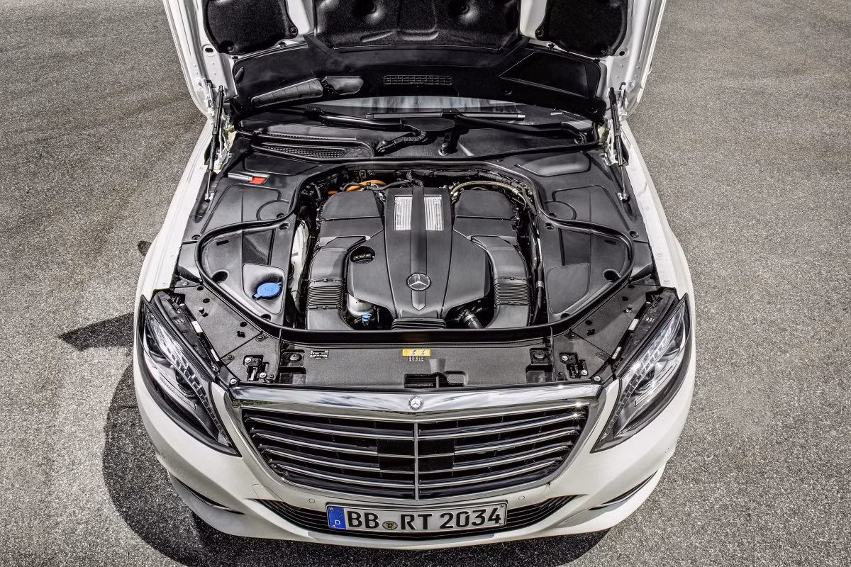 Thay đổi lớn nhất của S550 Plug-In Hybrid là phần động cơ với động cơ xăng V6 biturbo 329 mã lực...