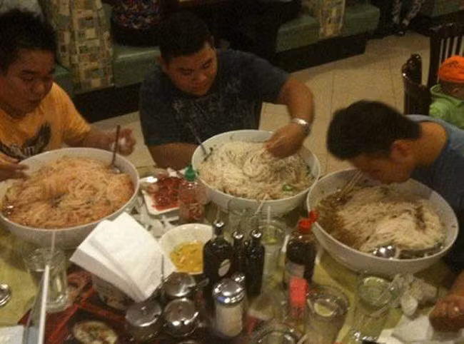 Các anh ấy thật bá đạo.