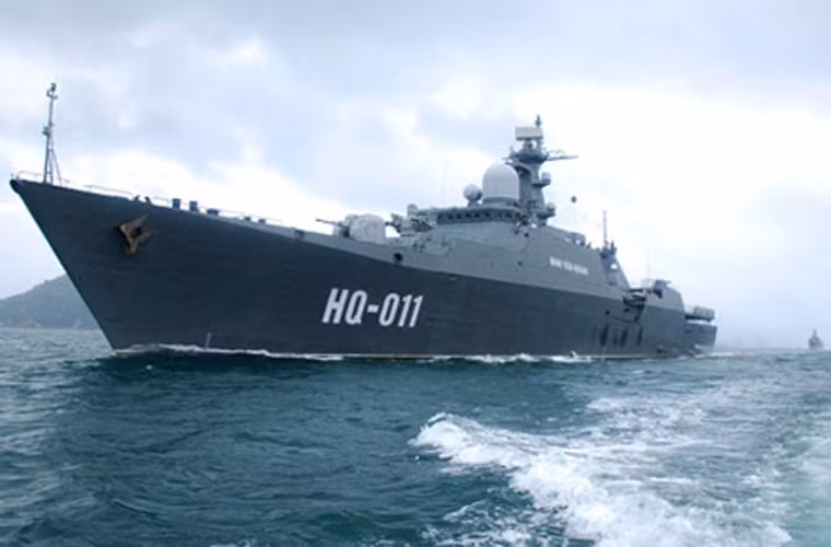 Gepard 3.9 Project 11661E có lượng giãn nước 2.100 tấn, dài 102m, thủy thủ đoàn 100 người.