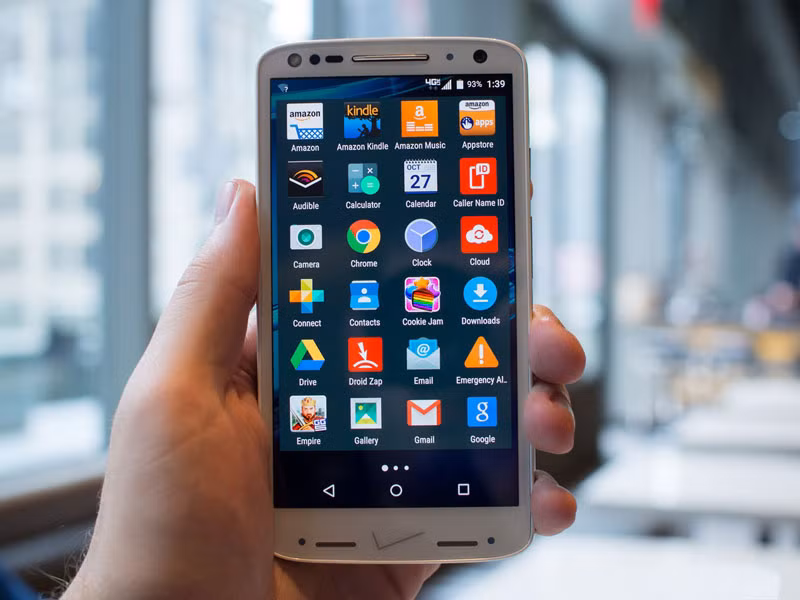 9. Motorola Droid Turbo 2 (2%).