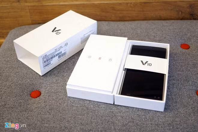 V10 có cách đóng hộp khác biệt so với những model dòng G trước đó của LG.