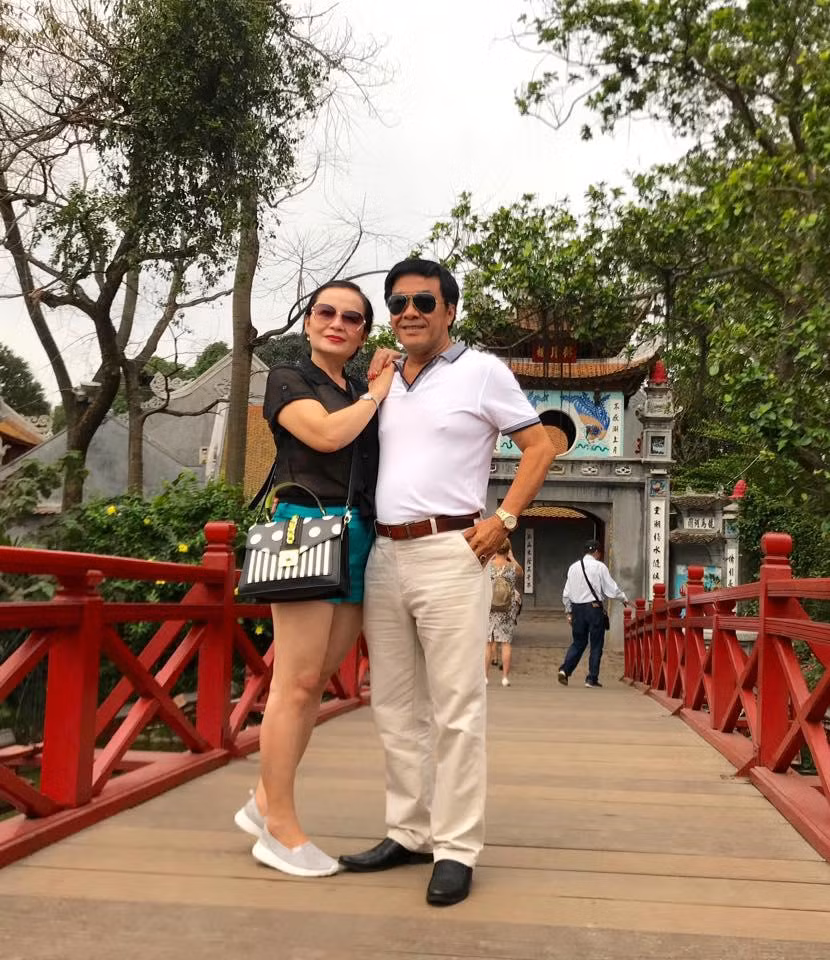 Bo me chong Le Au Ngan Anh song sang chanh, du lich khap noi-Hinh-17
