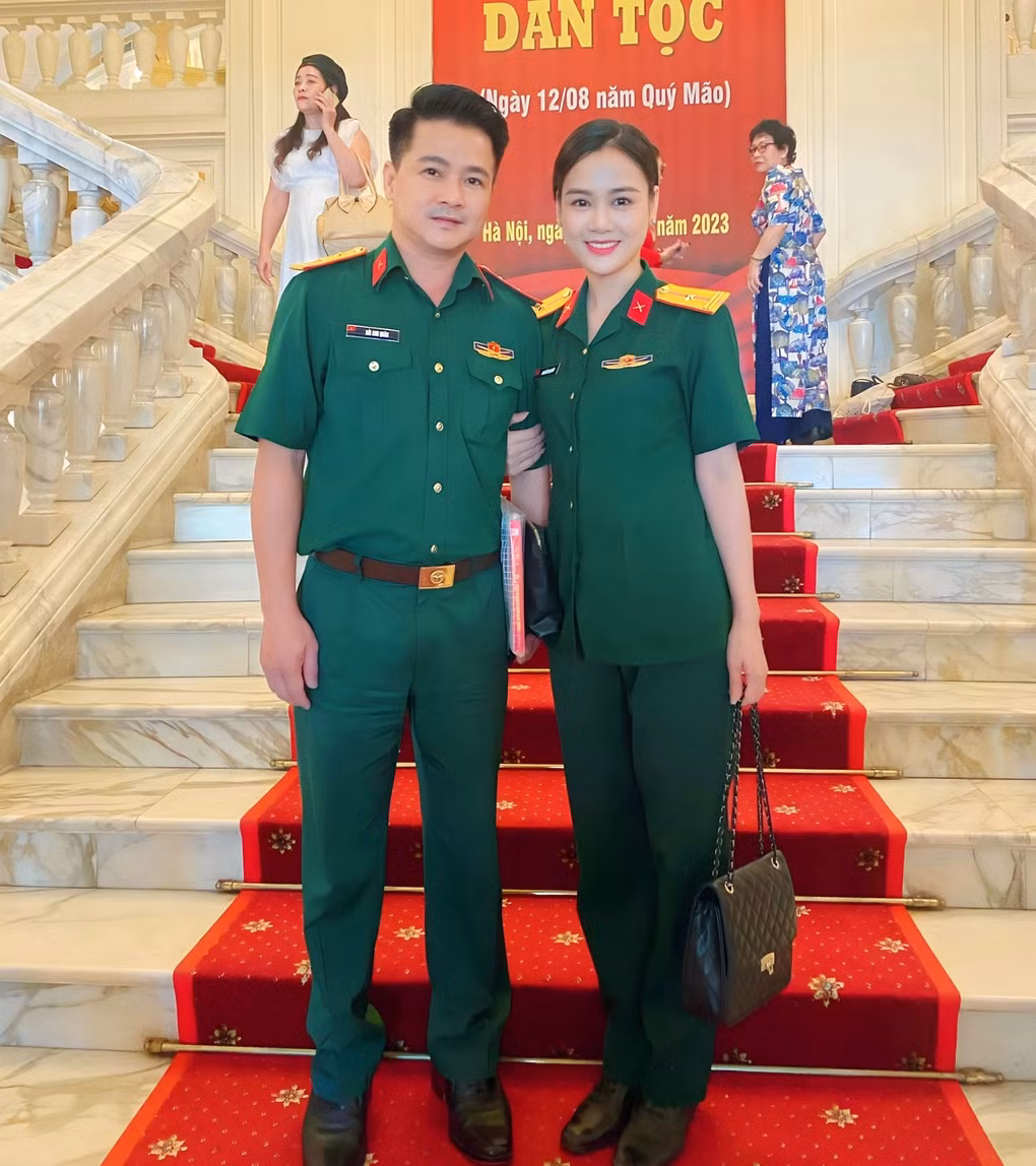 Hôn nhân bền chặt của 2 cặp đôi nghệ sĩ quân đội nổi tiếng miền Bắc - Hình 4 Hon nhan ben chat cua 2 cap doi nghe si quan doi noi tieng mien Bac-Hinh-4