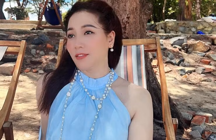 Sức khỏe tinh thần cũng là điều được mỹ nhân này đề cao để "níu kéo tuổi xuân".